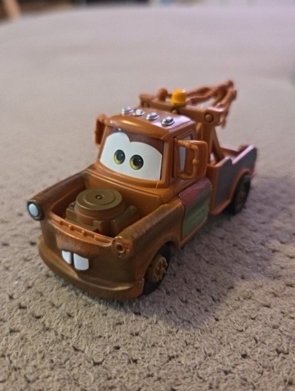 Disney Pixar Cars Mater brown tow truck 3½"  v5081